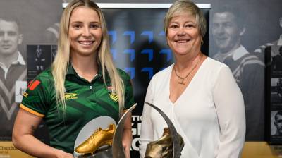 Video: IRL Golden Boot presentation - Tarryn Aiken